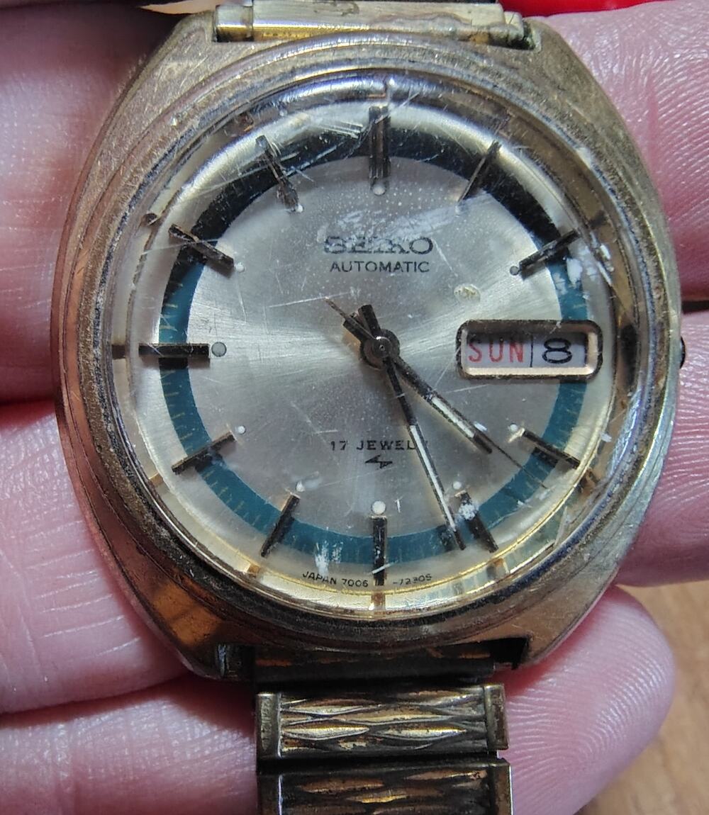 Vintage Seiko 17 Jewel Automatic Day & Date Gold Tone Runs Good